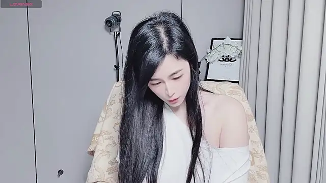 Snapshot of YunShan-33 chatting on November 29, 2025, 3:06 am YunShan-33 online show from November 29, 2025, 3:06 am