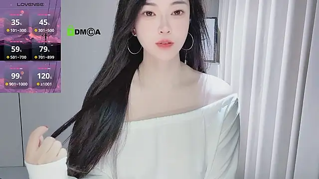 Snapshot of YunShan-33 chatting on February 18, 2026, 4:32 am YunShan-33 online show from February 18, 2026, 4:32 am