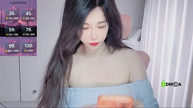 Snapshot of YunShan-33 chatting on May 15, 2026, 4:43 am YunShan-33 online show from May 15, 2026, 4:43 am