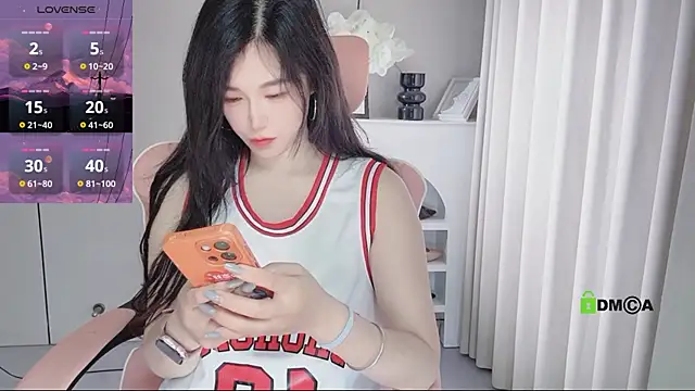 Snapshot of YunShan-33 chatting on May 27, 2026, 5:37 am YunShan-33 online show from May 27, 2026, 5:37 am