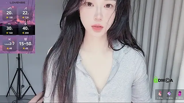 Snapshot of YunShan-33 chatting on June 8, 2026, 3:29 am YunShan-33 online show from June 8, 2026, 3:29 am