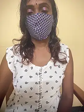 Queen-dhivya online show from November 3, 2025, 1:04 pm