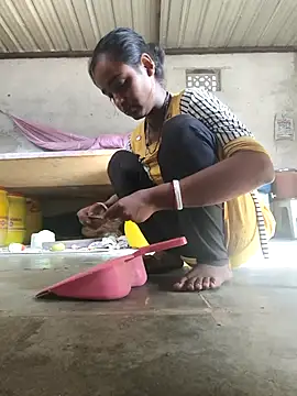 cuteriya5 online show from November 11, 2025, 8:53 am