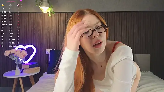 Snapshot of foxyriss chatting on February 5, 2026, 6:53 am foxyriss online show from February 5, 2026, 6:53 am