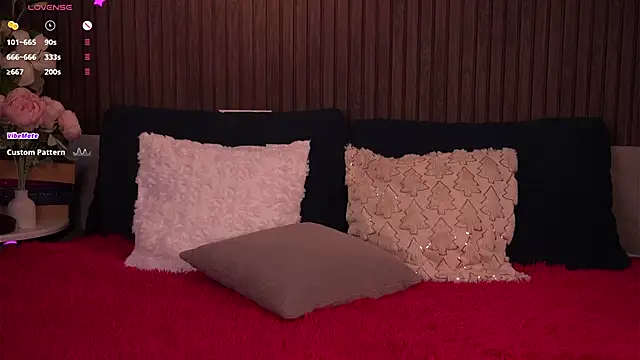 foxyriss online show from December 16, 2025, 6:06 am