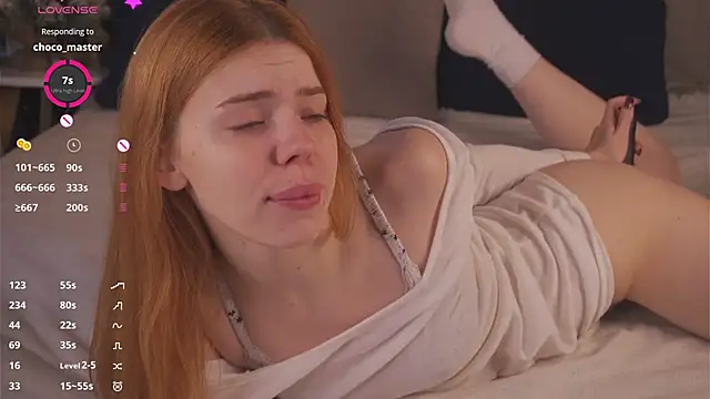 Snapshot of foxyriss chatting on January 18, 2026, 6:17 am foxyriss online show from January 18, 2026, 6:17 am