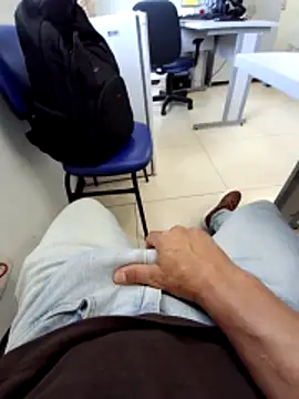 Snapshot of Kasadosfd chatting on February 11, 2026, 3:34 pm Kasadosfd online show from February 11, 2026, 3:34 pm