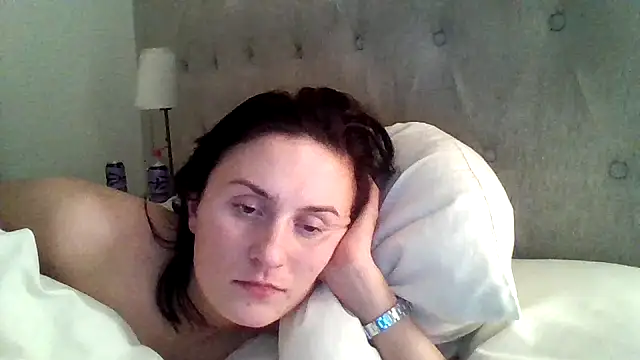 EmLovesxx online show from December 20, 2025, 6:05 am