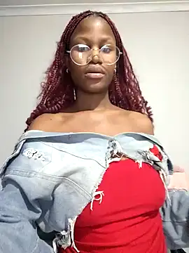 Snapshot of XBarbieDoll8 chatting on October 31, 2025, 5:53 pm XBarbieDoll8 online show from October 31, 2025, 5:53 pm