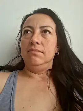 Snapshot of Lauryn_Jones chatting on May 30, 2026, 3:50 pm Lauryn Jones online show from May 30, 2026, 3:50 pm