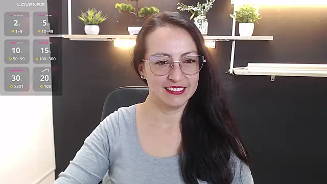 Snapshot of Lauryn_Jones chatting on April 20, 2026, 4:41 pm Lauryn Jones online show from April 20, 2026, 4:41 pm