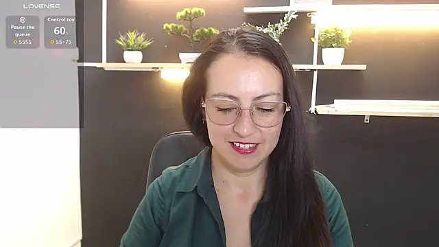 Snapshot of Lauryn_Jones chatting on April 23, 2026, 3:57 pm Lauryn Jones online show from April 23, 2026, 3:57 pm
