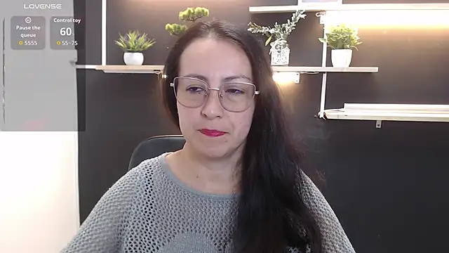 Snapshot of Lauryn_Jones chatting on April 21, 2026, 4:57 pm Lauryn Jones online show from April 21, 2026, 4:57 pm