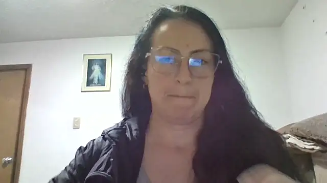Snapshot of Lauryn_Jones chatting on April 28, 2026, 3:22 am Lauryn Jones online show from April 28, 2026, 3:22 am
