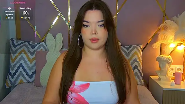 NaomiAster online show from November 15, 2025, 5:55 am