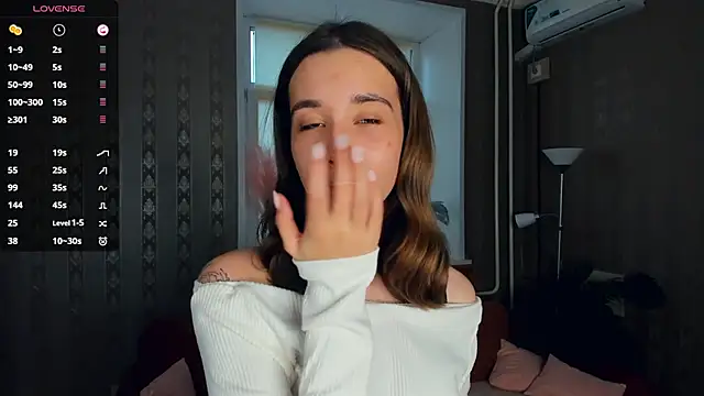 JacalynSchreiber online show from November 30, 2025, 10:49 am