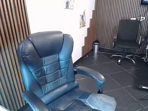 desk desire online show from November 6, 2025, 11:03 am