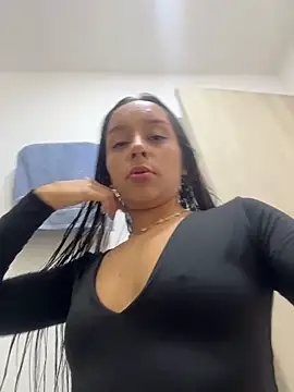 Snapshot of Brunettecollins05 chatting on February 19, 2026, 7:55 pm Brunettecollins05 online show from February 19, 2026, 7:55 pm