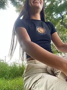 Snapshot of Brunettecollins05 chatting on February 20, 2026, 5:04 pm Brunettecollins05 online show from February 20, 2026, 5:04 pm