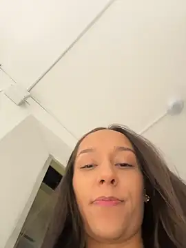 Brunettecollins05 online show from January 8, 2026, 6:03 pm