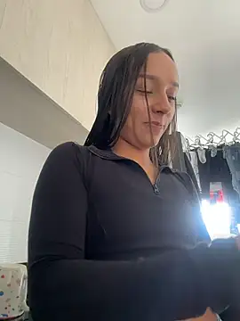 Snapshot of Brunettecollins05 chatting on February 27, 2026, 7:03 pm Brunettecollins05 online show from February 27, 2026, 7:03 pm