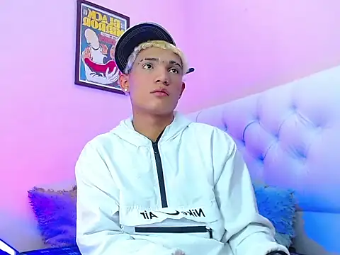 Snapshot of bad_boy_hottx chatting on November 11, 2025, 7:36 am bad boy hottx online show from November 11, 2025, 7:36 am