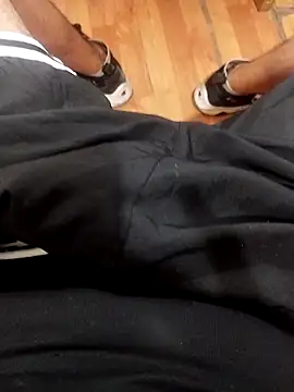 Snapshot of Elpichulotote20 chatting on February 18, 2026, 12:30 am Elpichulotote20 online show from February 18, 2026, 12:30 am