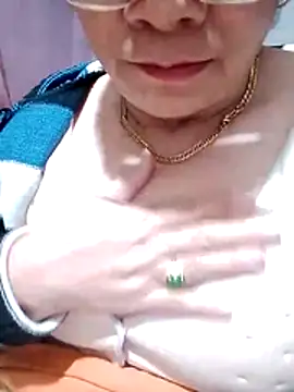 small-house123 online show from December 17, 2025, 10:42 am