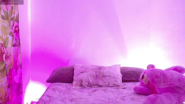 Snapshot of AneeRose_ chatting on November 15, 2025, 12:20 pm AneeRose online show from November 15, 2025, 12:20 pm