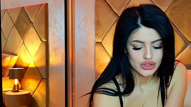 Myla-b online show from February 9, 2026, 8:07 pm