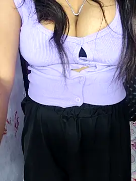 Snapshot of Hey_shiviii chatting on April 11, 2026, 10:41 am Hey shiviii online show from April 11, 2026, 10:41 am