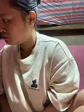 anhanh000 online show from November 2, 2025, 4:28 am