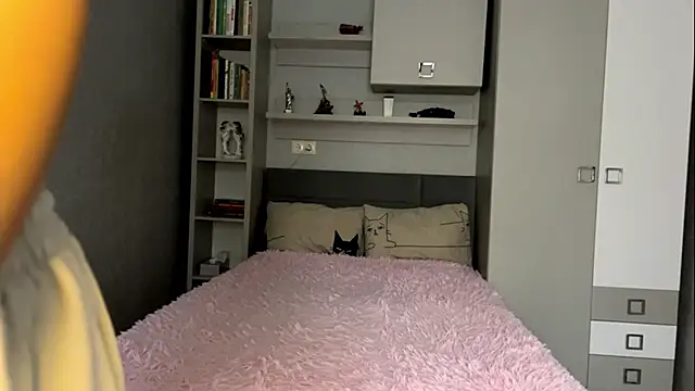 BlondeWhisper online show from November 12, 2025, 8:40 am