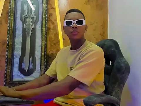 Snapshot of the_hot_boy0 chatting on November 9, 2025, 12:20 pm the hot boy0 online show from November 9, 2025, 12:20 pm