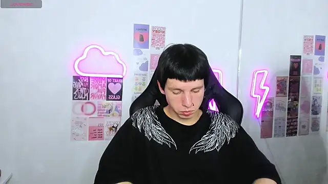 CutieKai  online show from April 7, 2026, 8:21 pm