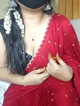 mouni499 online show from May 25, 2026, 5:33 pm