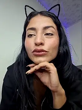 GISELLA   online show from March 18, 2026, 1:02 pm