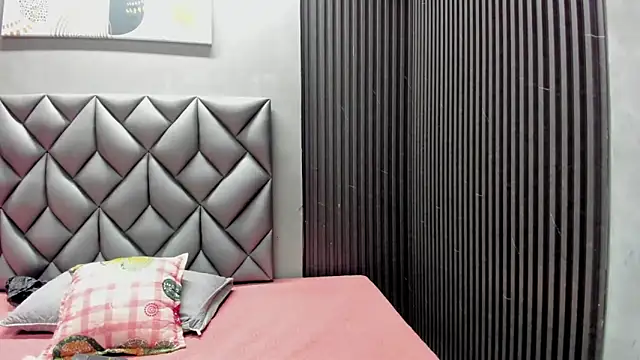 angeline bleak online show from November 29, 2025, 11:54 am