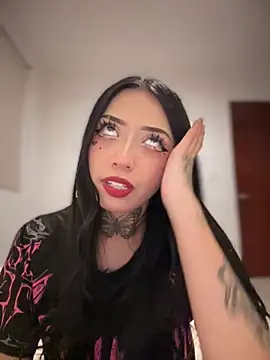 JIORYOvO online show from March 19, 2026, 5:29 am