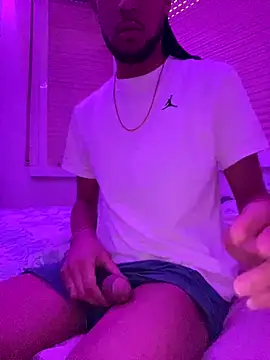 manuelrde online show from November 4, 2025, 1:37 pm