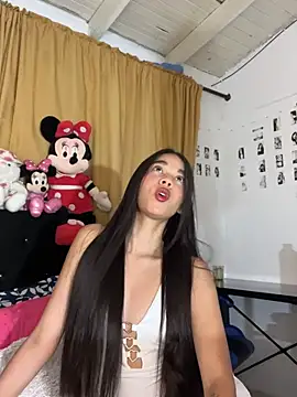 Snapshot of Milleradhara24 chatting on May 14, 2026, 1:35 am Milleradhara24 online show from May 14, 2026, 1:35 am