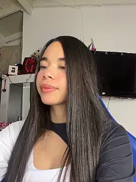 Snapshot of Milleradhara24 chatting on December 16, 2025, 3:11 am Milleradhara24 online show from December 16, 2025, 3:11 am