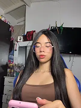 Snapshot of Milleradhara24 chatting on December 14, 2025, 9:53 pm Milleradhara24 online show from December 14, 2025, 9:53 pm