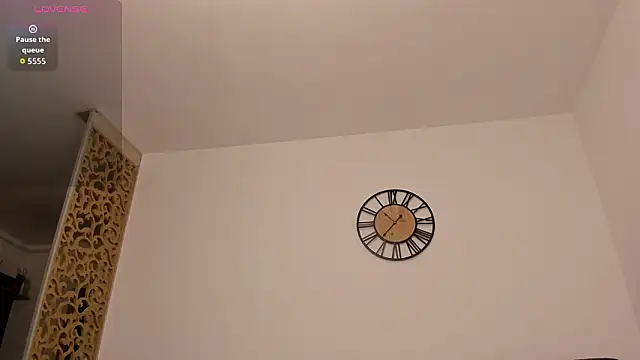 ScarletFlamee online show from January 18, 2026, 8:23 pm