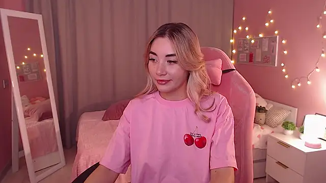 Rosie Mac online show from November 12, 2025, 1:10 am