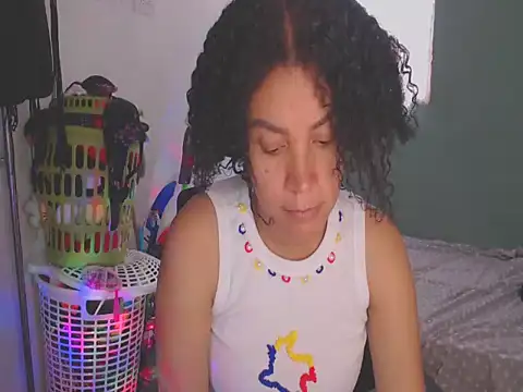 shayna cute online show from July 3, 2026, 10:27 pm