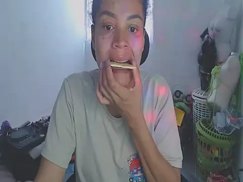 shayna cute online show from May 26, 2026, 12:58 pm