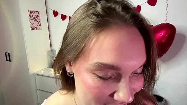 Snapshot of Kalli_ly chatting on February 13, 2026, 2:17 pm Kalli ly online show from February 13, 2026, 2:17 pm