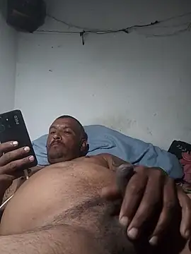 Snapshot of negrocomomisuerte chatting on January 14, 2026, 8:51 am negrocomomisuerte online show from January 14, 2026, 8:51 am