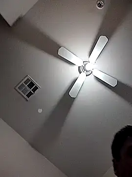 Snapshot of m8je chatting on November 17, 2025, 9:13 am m8je online show from November 17, 2025, 9:13 am